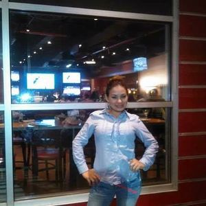 Meet your Posher, Damaris