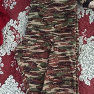 Tc camp Lularoe leggings