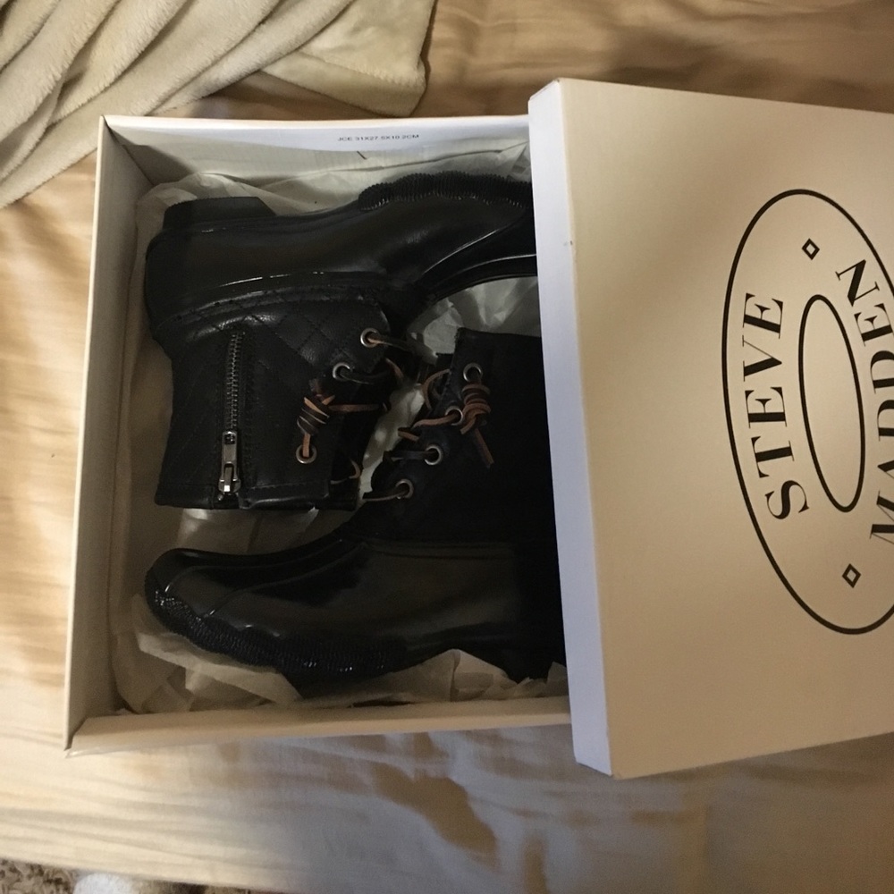 Steve Madden duck boots