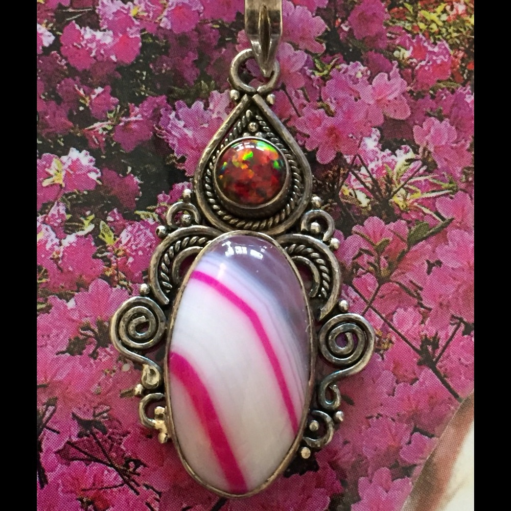 VTG Banded Agate Sterling Pendant With Fire Opal