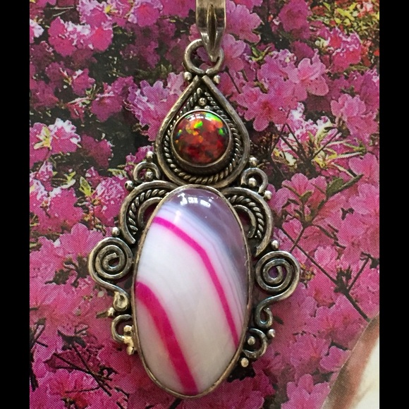 Sterling Silver Jewelry - VTG Banded Agate Sterling Pendant With Fire Opal