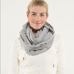 Lululemon Vinyasa Wrap Scarf