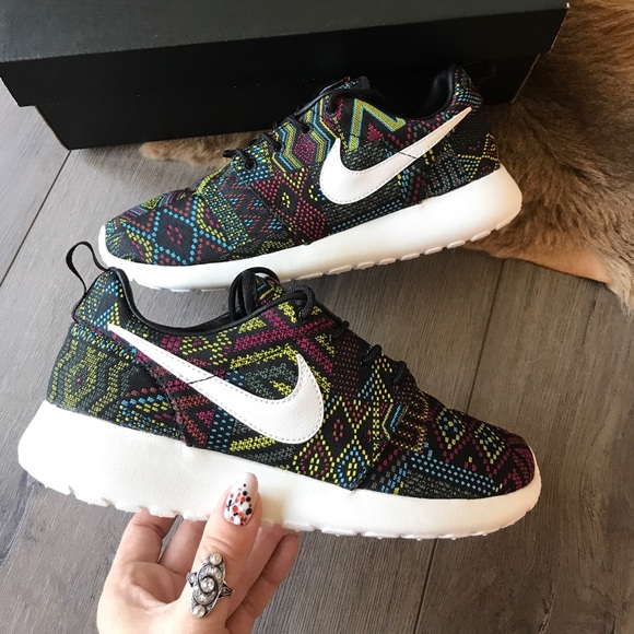 NWT limited Nike roshe Aztec - Picture 3 of 7