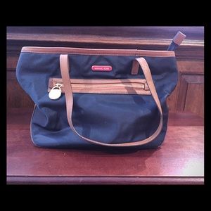 Michael Kors pocket book