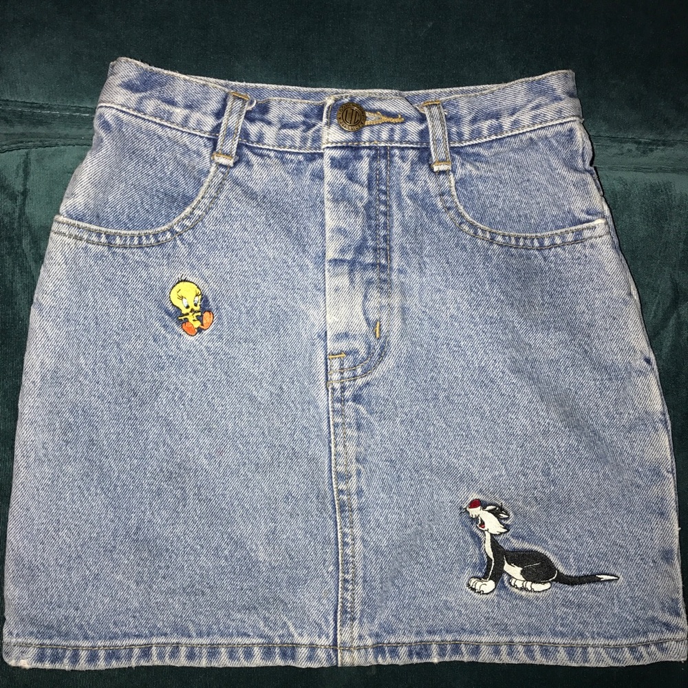 Vintage Looney Tunes classic jean skirt. Girls,