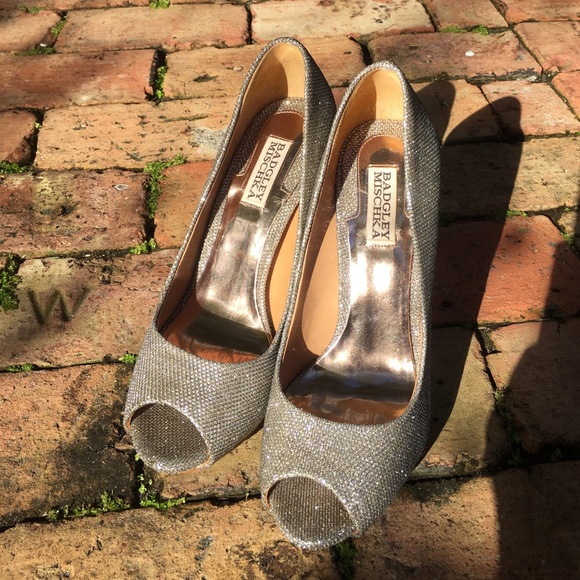 Designer Heels - Picture 4 of 5