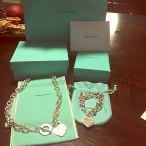 Matching "Return to Tiffany's" silver chain set