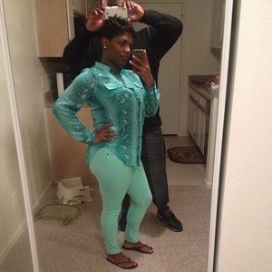 Meet your Posher, Whitney