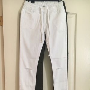 Destroyed skinny joggers