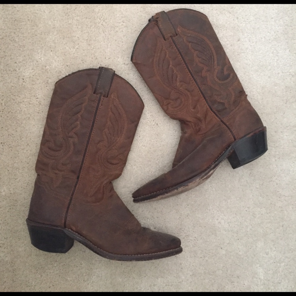 Ariat cowgirl boots