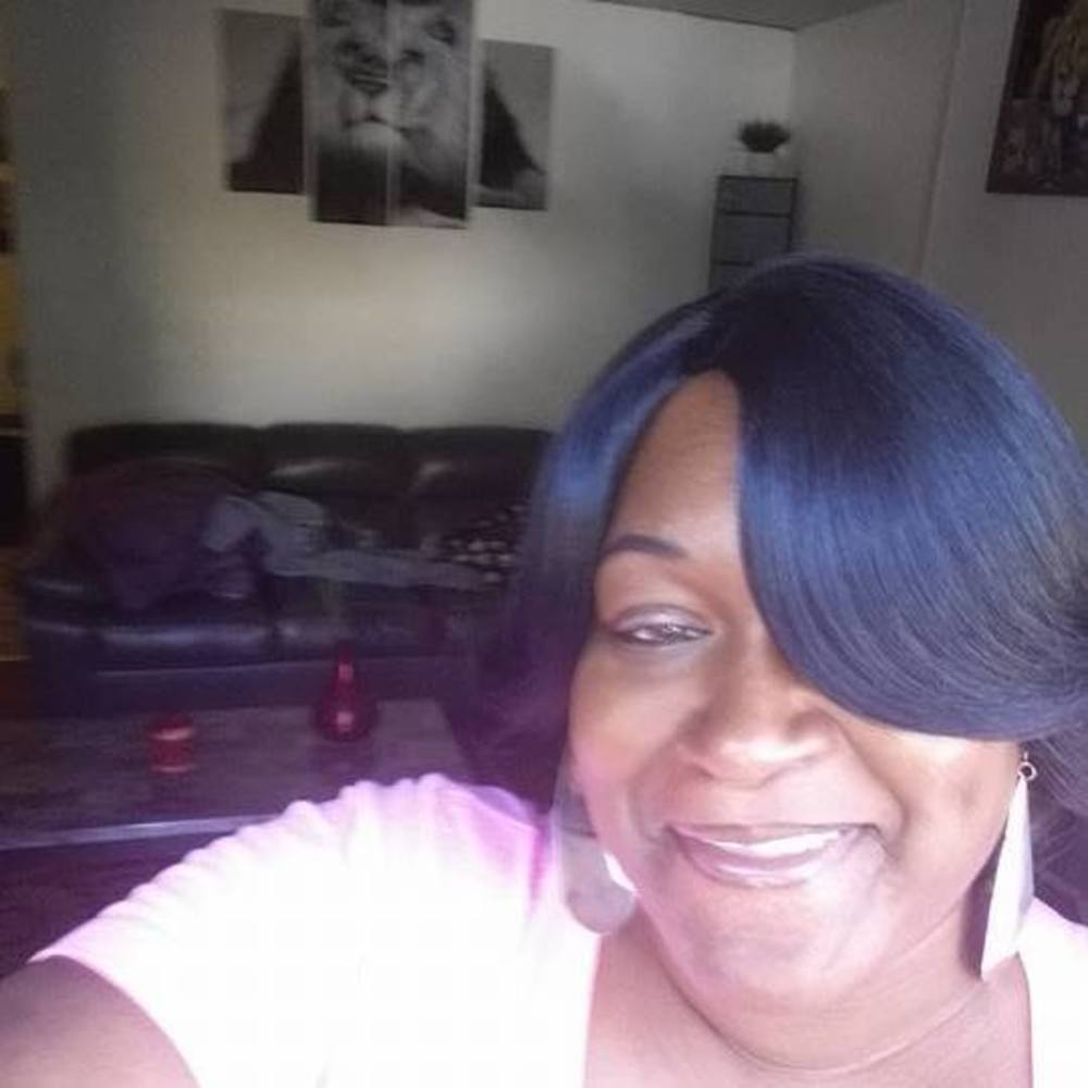 Meet your Posher, Yvette