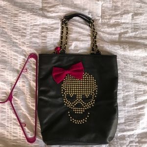 Skull Betsey Johnson purse