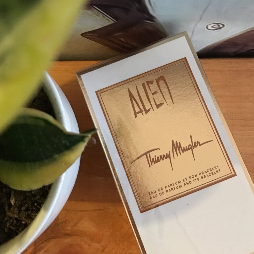 THIERRY MUGLER Alien Perfume and Bracelet NEW