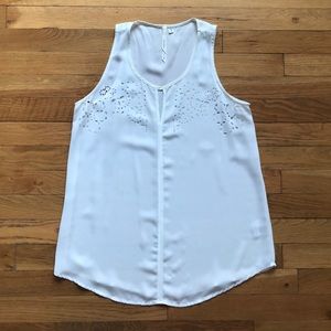 White tank/blouse