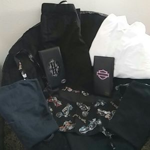 RESTAURANT OR BAR SERVER HARLEY/MOTORCYCLE SET