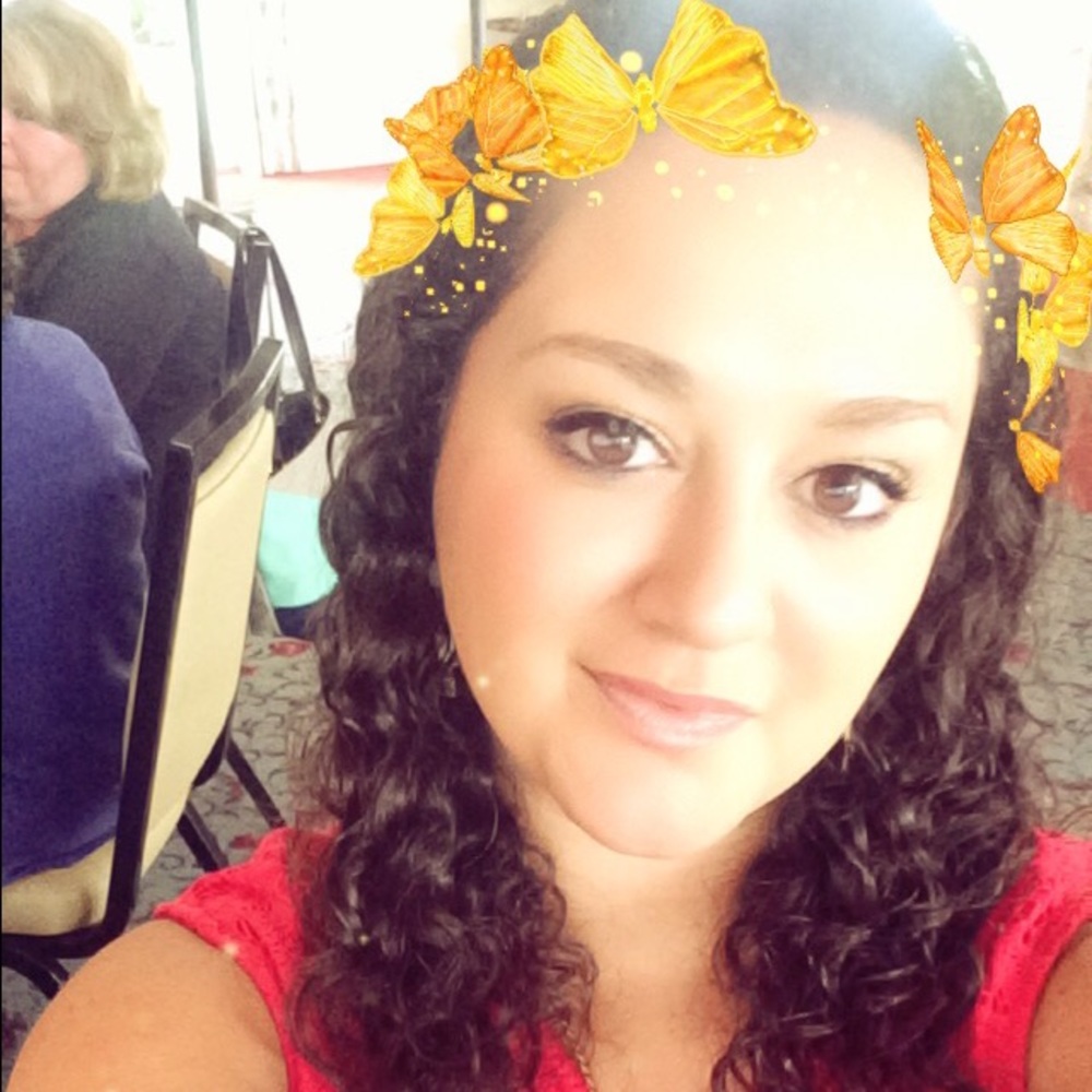 Meet your Posher, Laura