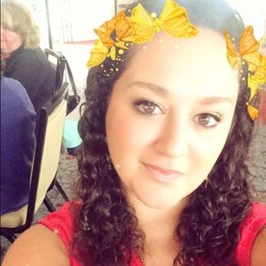 Meet your Posher, Laura