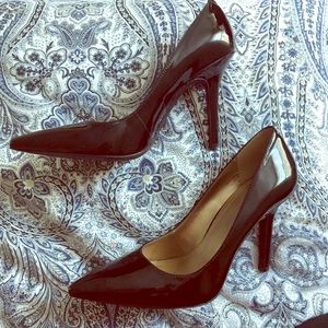 ⚫︎ BCBGeneration black patent pumps ⚫︎