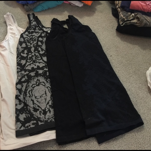 Rock & Republic Tops - Rock and Republic seamless tops