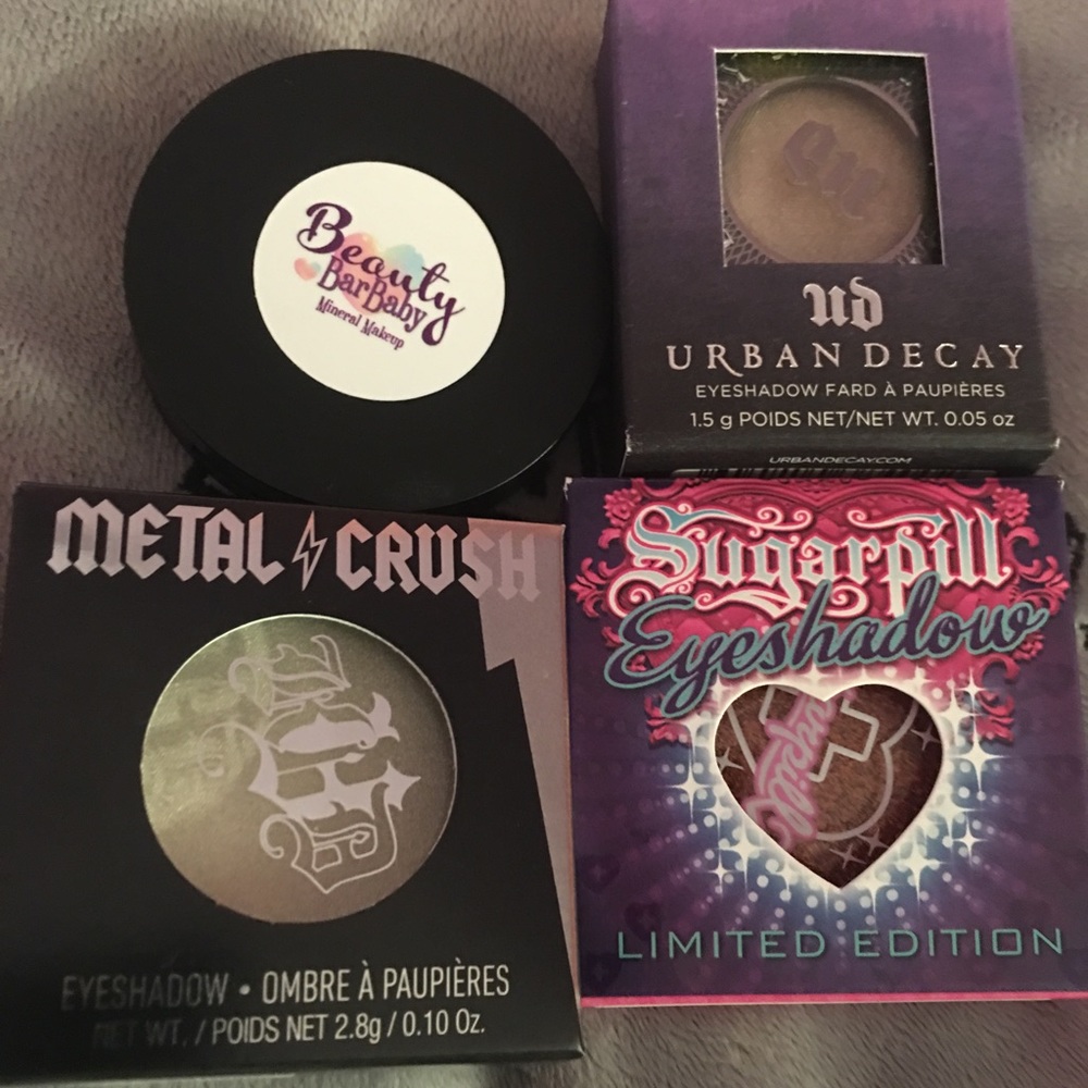 🔴ON HOLD🔴Eyeshadow Lot