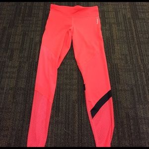Reebok Bright salmon colored active wear