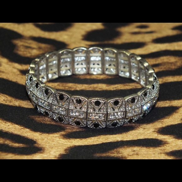 Stunning Woman's Bracelet 🎀🎀 - Picture 2 of 2