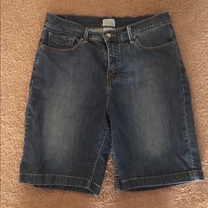 Levi's shorts size 14