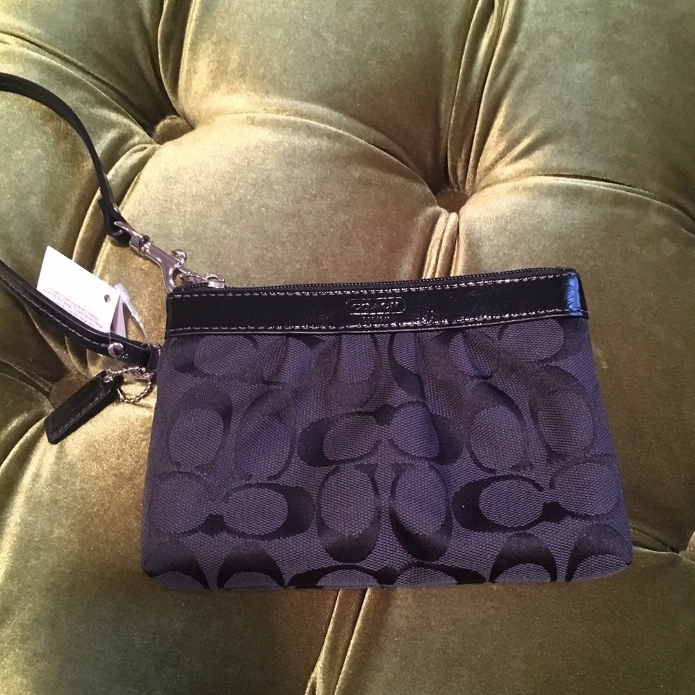NWT Authentic coach wristlet