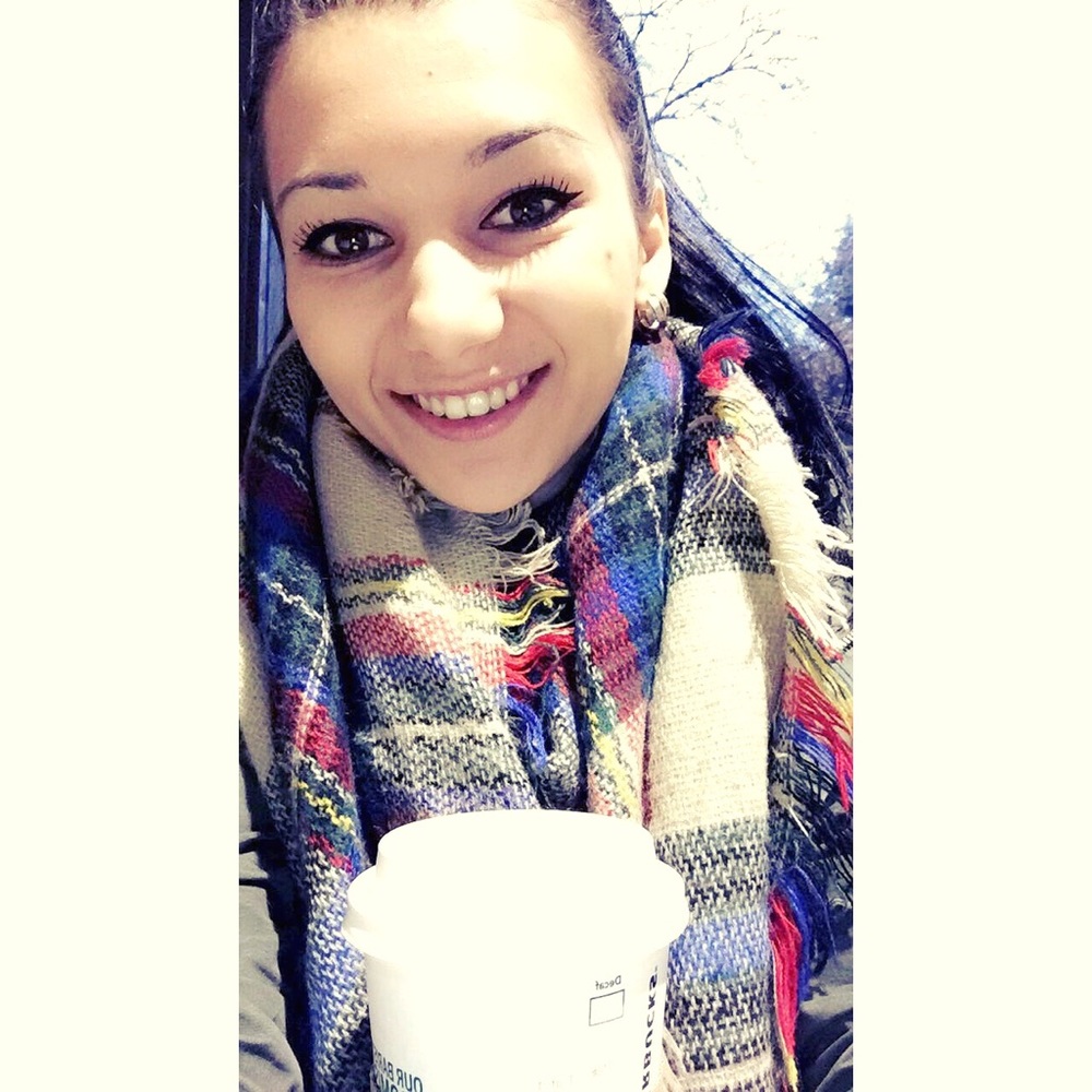 Meet your Posher, Gabriela