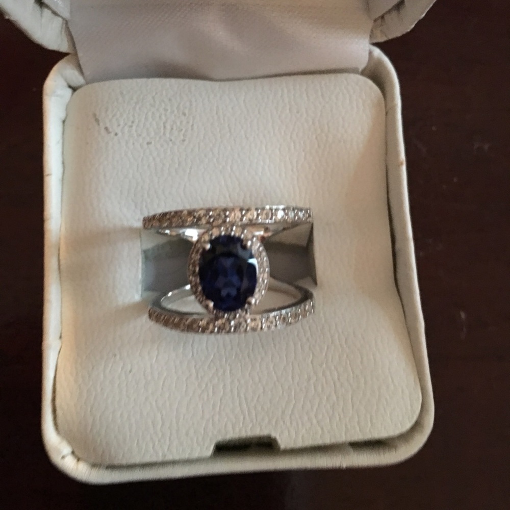 Sapphire ring