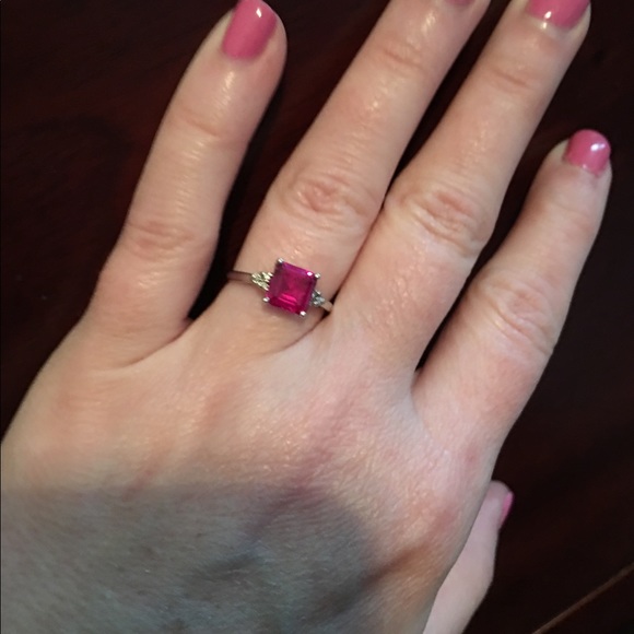 Ruby ring - Picture 2 of 4