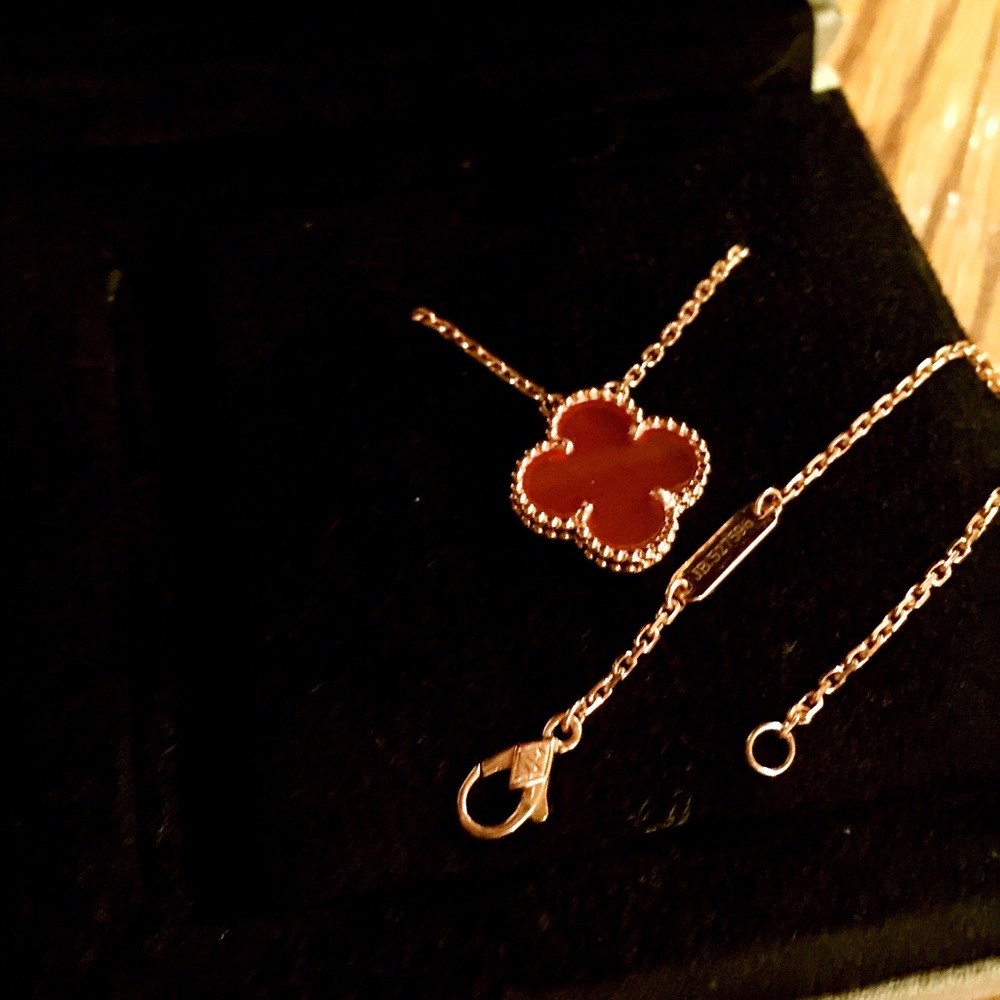 ❤️🍀Red Van Cleef & Arpels Alhambra Necklace VCA