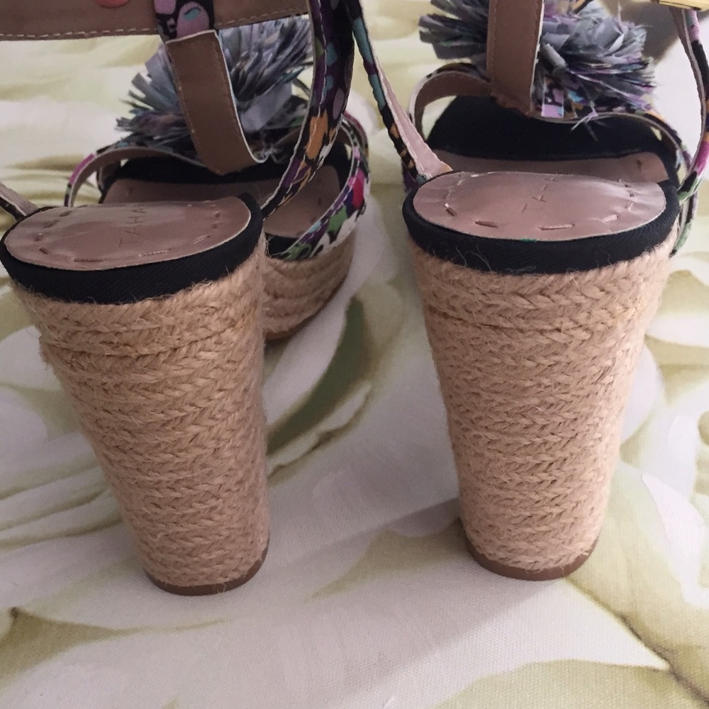 Tahari • Floral Espadrilles • NWOT - Picture 4 of 4