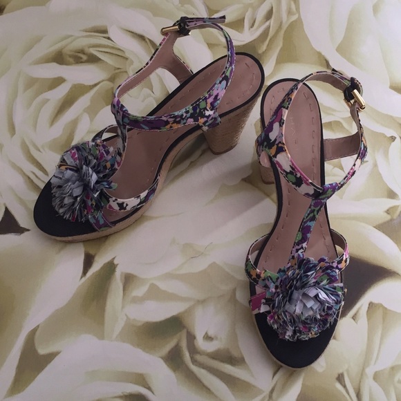 Tahari • Floral Espadrilles • NWOT - Picture 2 of 4