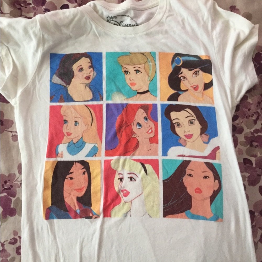 Ⓜ️ SOLD Ⓜ️ Disney princess shirt