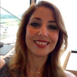 Meet your Posher, Lara