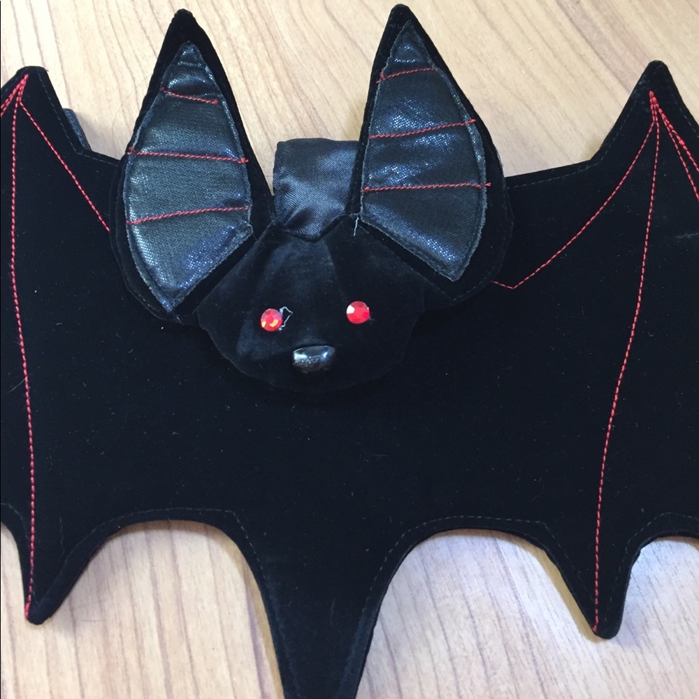 LAST ONE Vampire bat evening bag purse Gothic nwt - Picture 2 of 6
