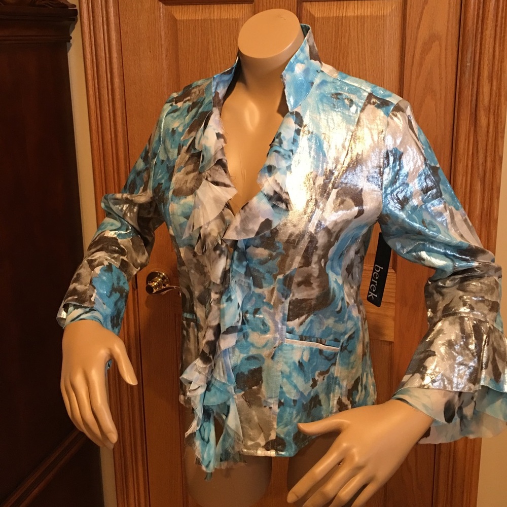 NWT...Beautiful shimmering jacket