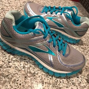 Brooks Adrenaline GTS 16