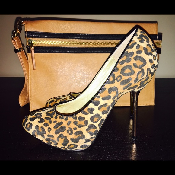 Heels - Picture 2 of 3