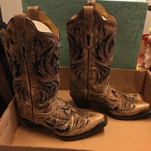 Corral boots
