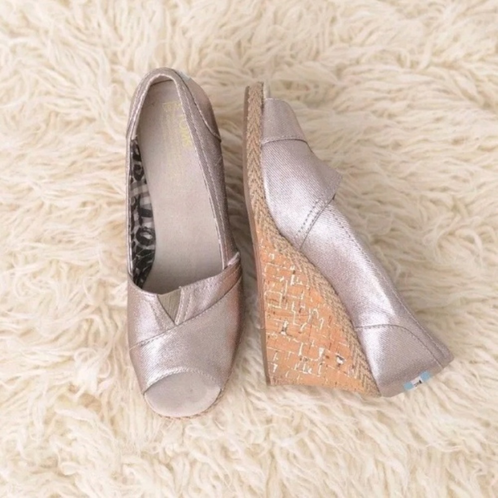 Metallic toms wedge 8 1/2