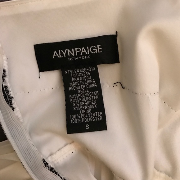 Satin like dress - Picture 4 of 5