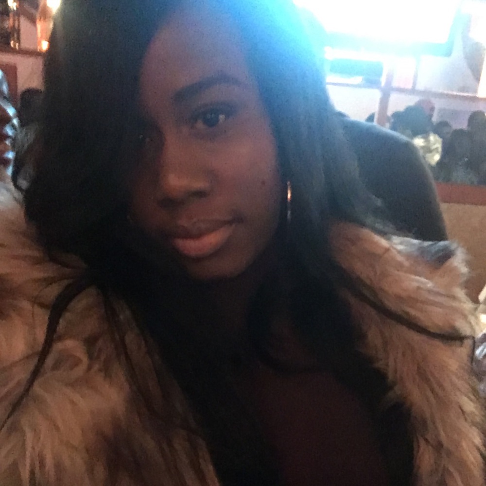 Meet your Posher, Felicia