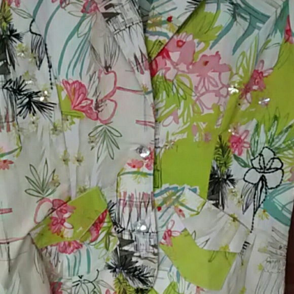 Eye-Catching Jacket - Picture 3 of 3