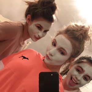 Meet your Posher, Jade