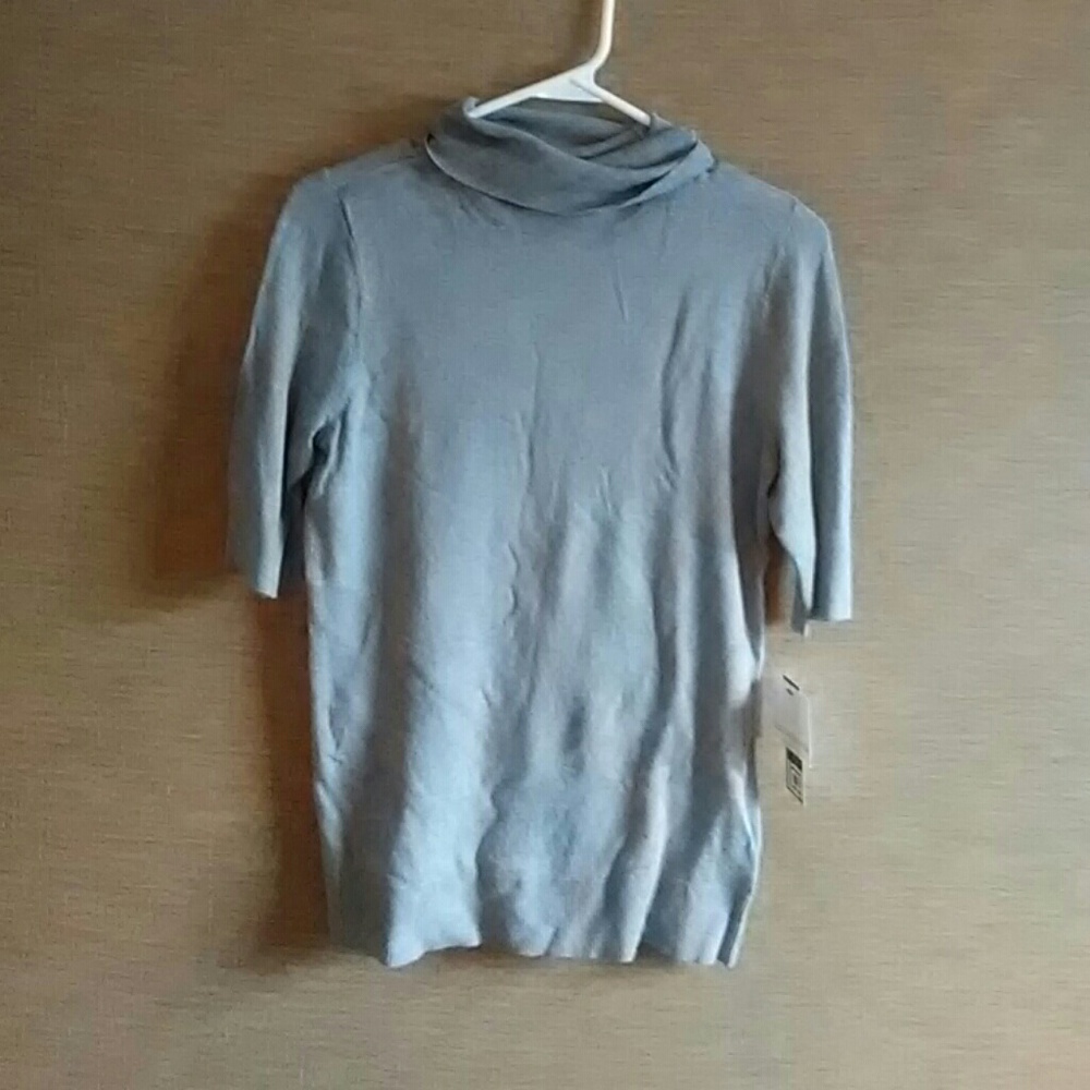 Turtle neck blouse
