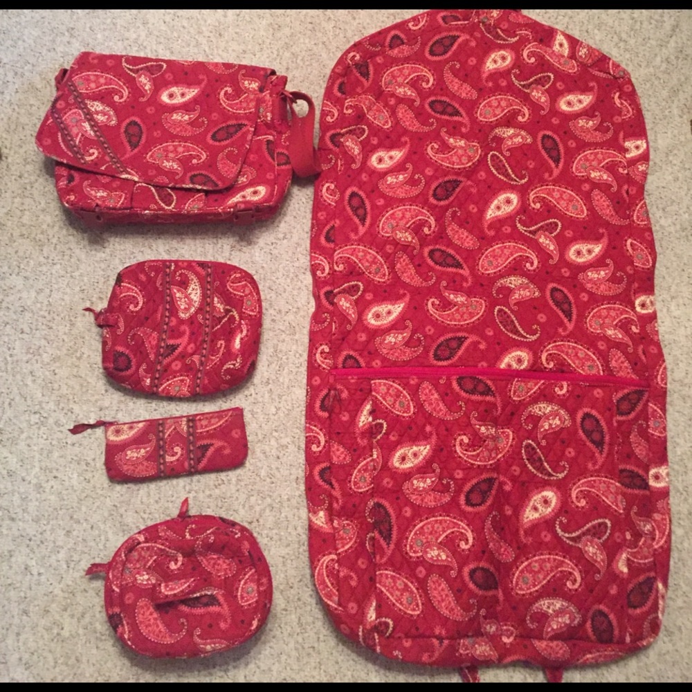 Like New Vera Bradley 5 piece travel set.