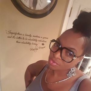 Meet your Posher, Deana