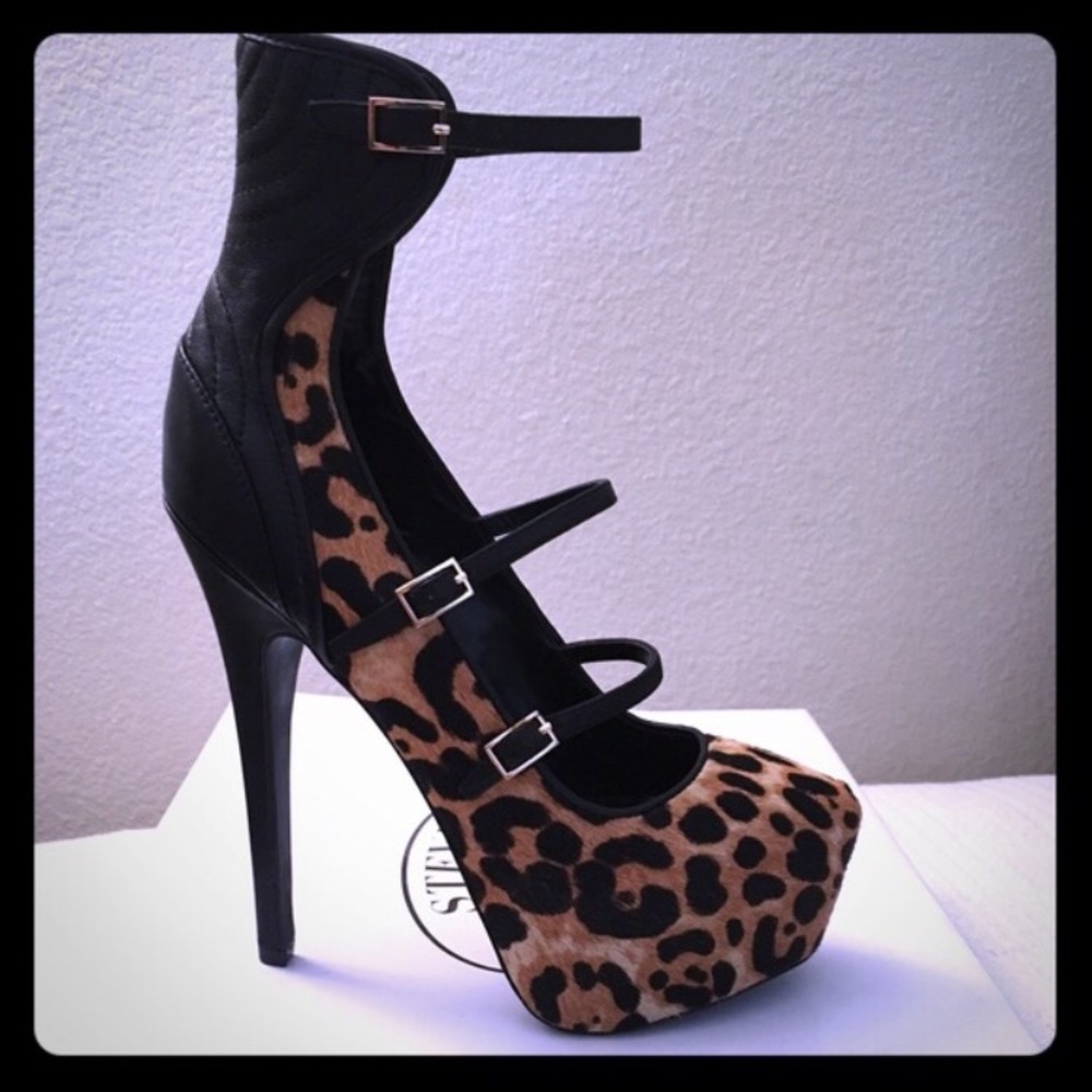 🔥New🔥Steve Madden "Dallus Leppard" Brand New👠